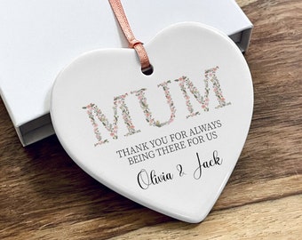 Gepersonaliseerd cadeau voor mama mama mama "Bedankt dat je er altijd voor ons bent" Hangend keramisch hartornament voor haar vrouw Naam Aandenken Liefde