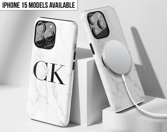 Coque iPhone MagSafe personnalisée Marbre blanc avec lettrage noir personnalisable pour les modèles iPhone 15, 14, 13 et 12 avec une finition brillante ou mate