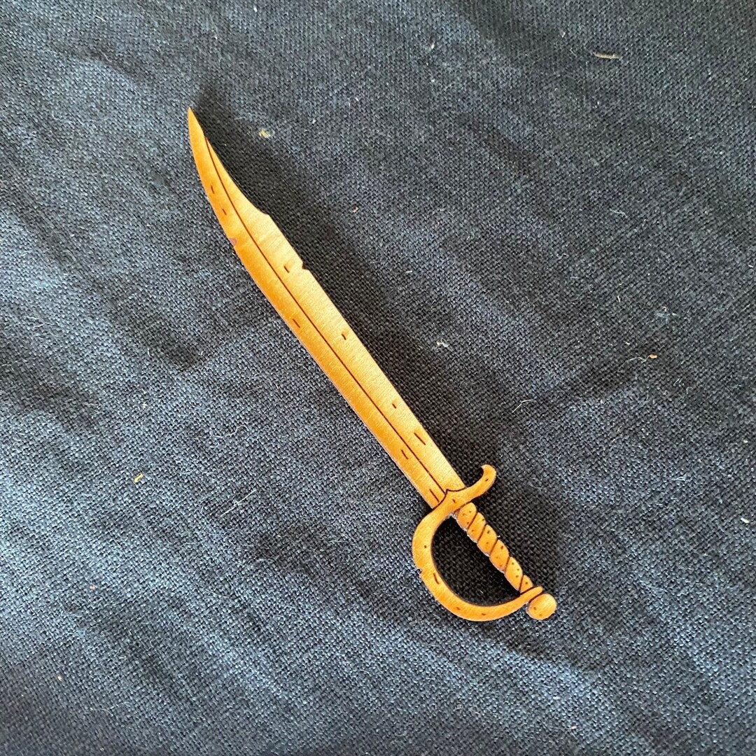 Ficha de Tiny Cutlass izquierda madera cortada con láser Etsy España