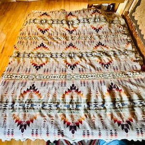 Pendleton Wool Blanket> QUEEN (83.5”x77”),  Pendleton Bedspread, Southwest Blanket, Native Patterns, Wool Blanket, Warm Blanket