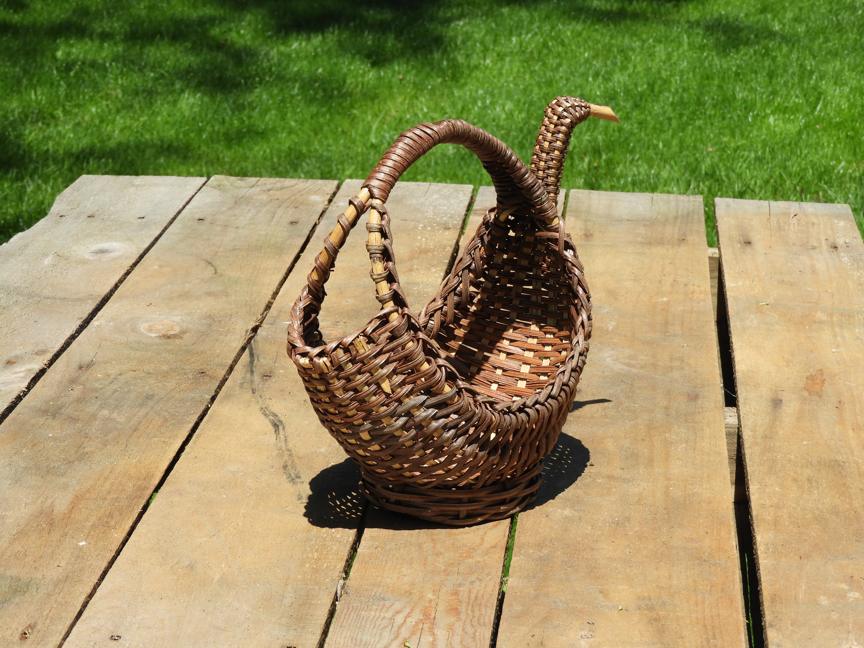 Vintage Woven Wicker Bird Basket, Country Fruit Basket, Decorative Duck