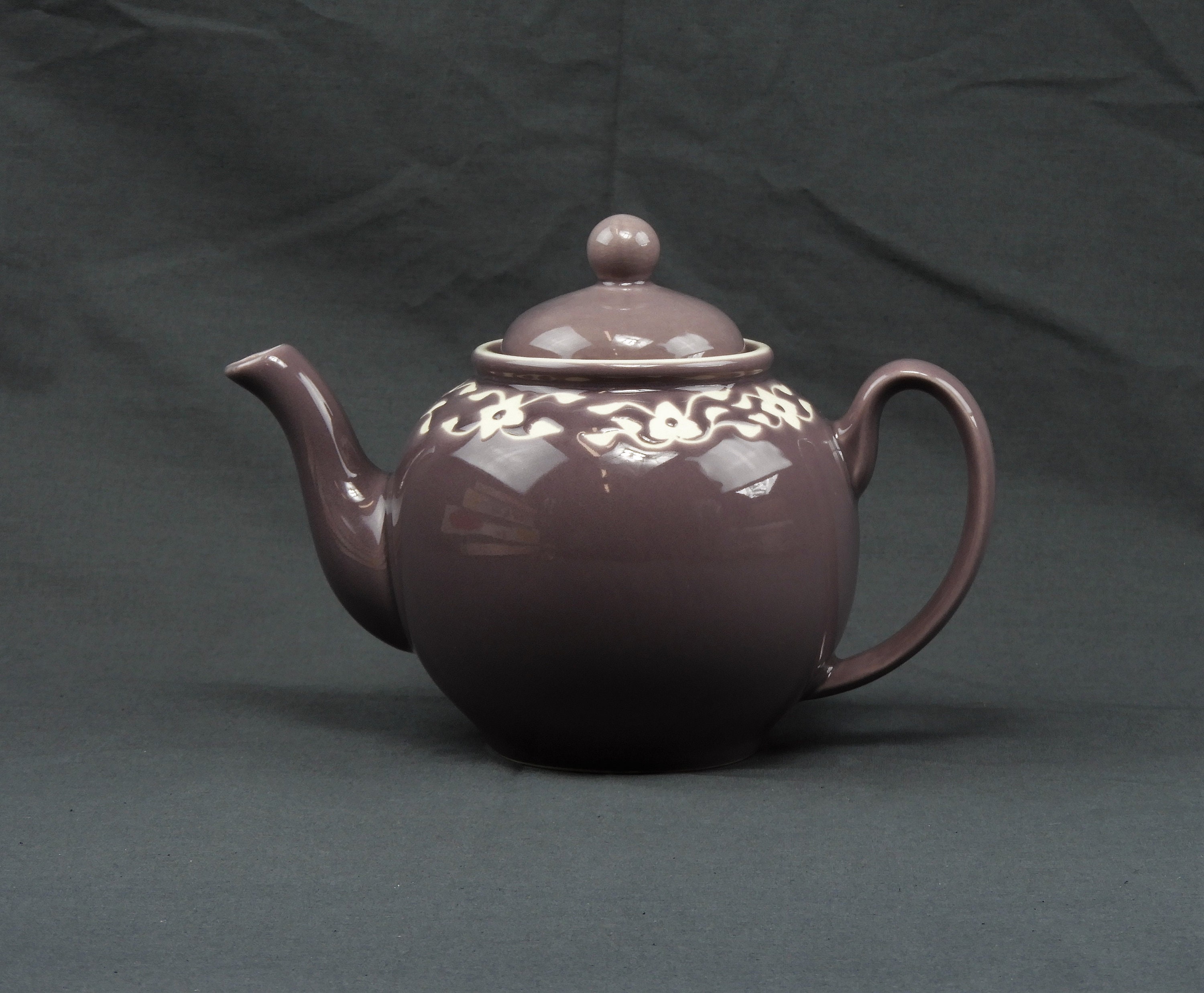 Vintage Purple Teapot, 5 Cup, Jaliang Designed, Scroll Relief, Ceramic