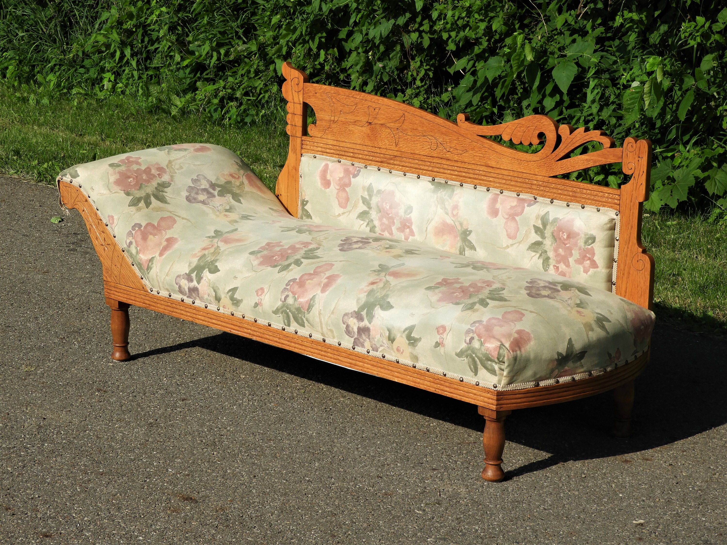 Antique Fainting Couch Musical Note Chaise Lounge Carved Oak
