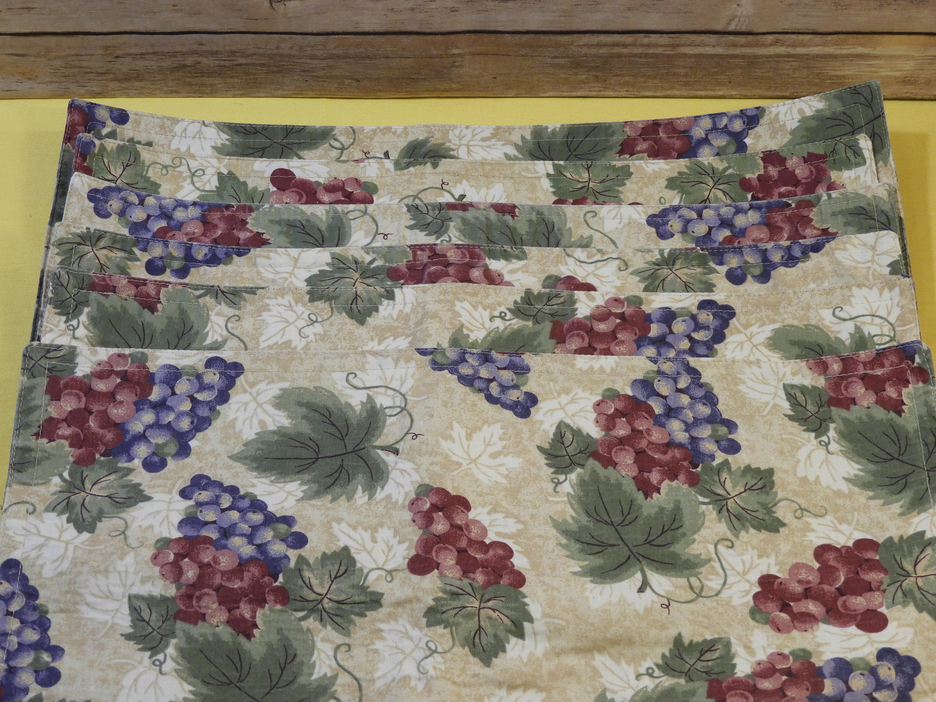 Vintage Grape Placemats (6),Purple Red Gold Leaf & Fruit Table Linen