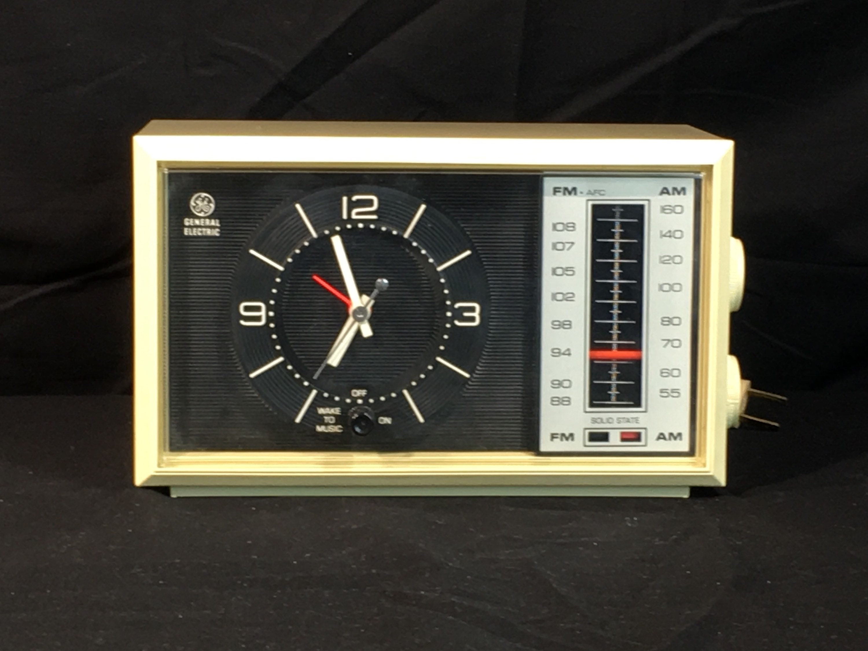 Vintage GE Clock Radio, Electric C4500A General Electric Radio