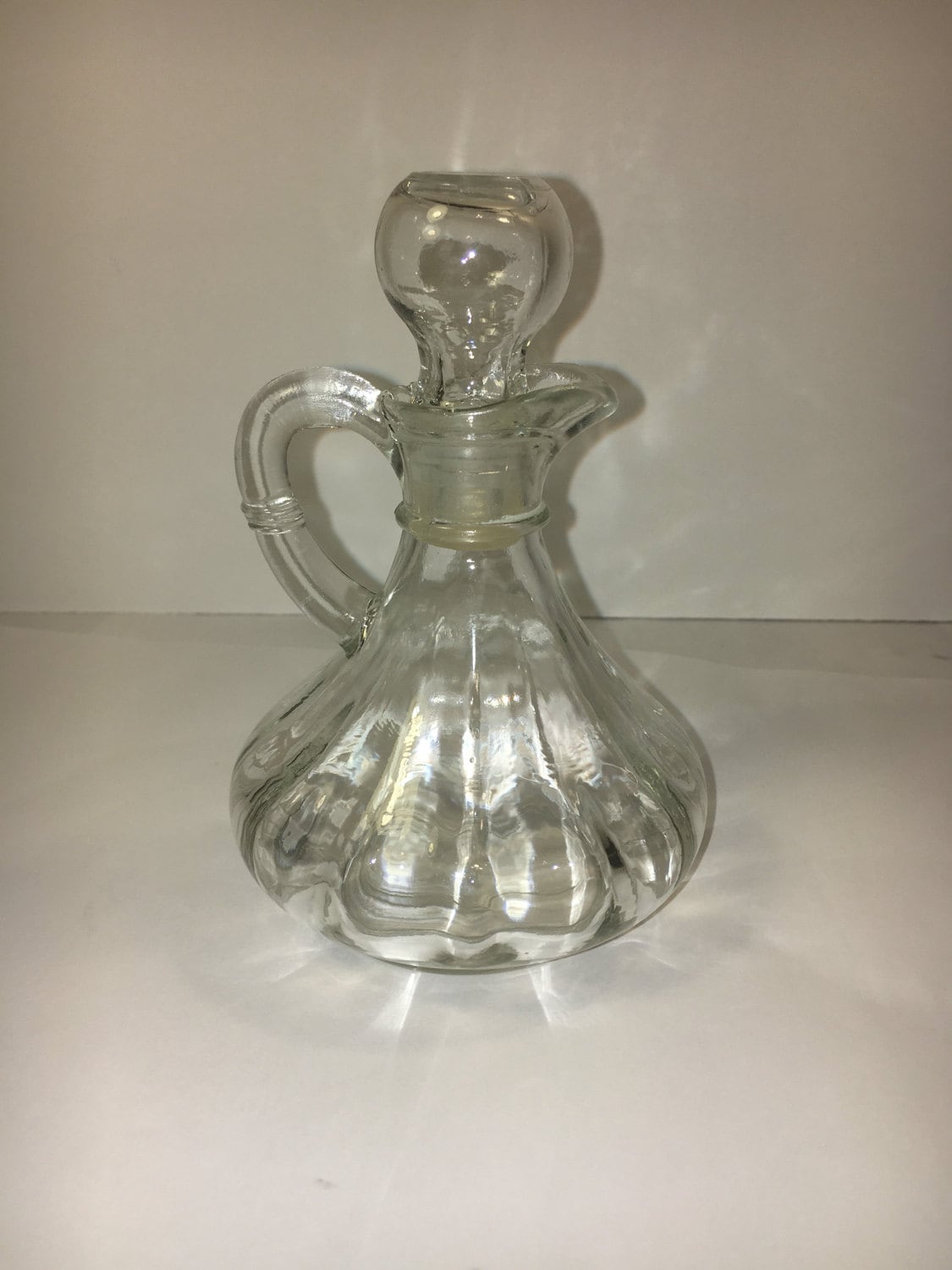 Vintage Glass Bottle Cruet Vinegar Oil Syrup Bottle, Clear Honey Perfume with Stopper Ribbed