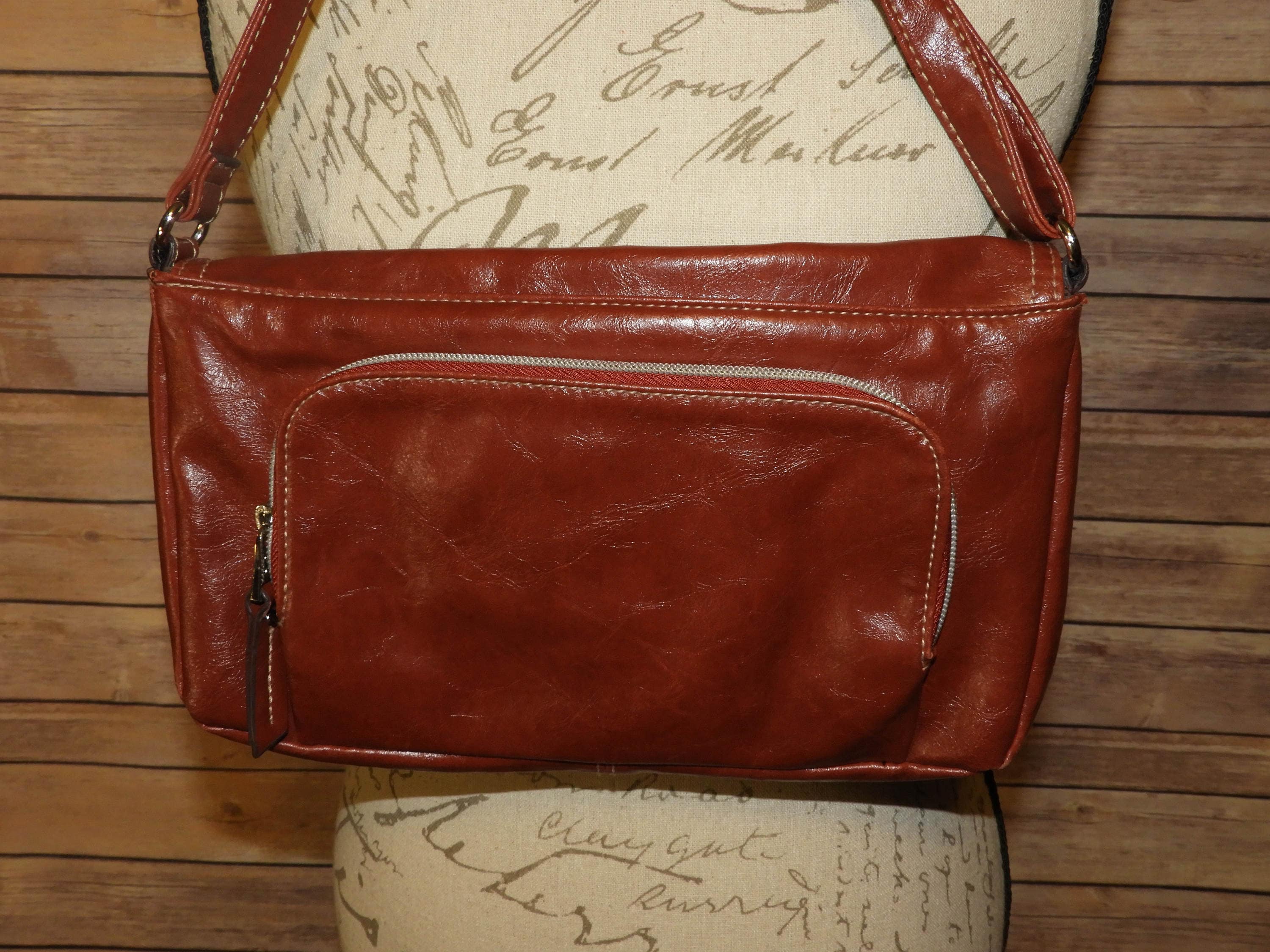 Vintage Relic Crossbody Handbag, Red Leather Look Relic Flap Over Messenger Style Purse Hand Bag