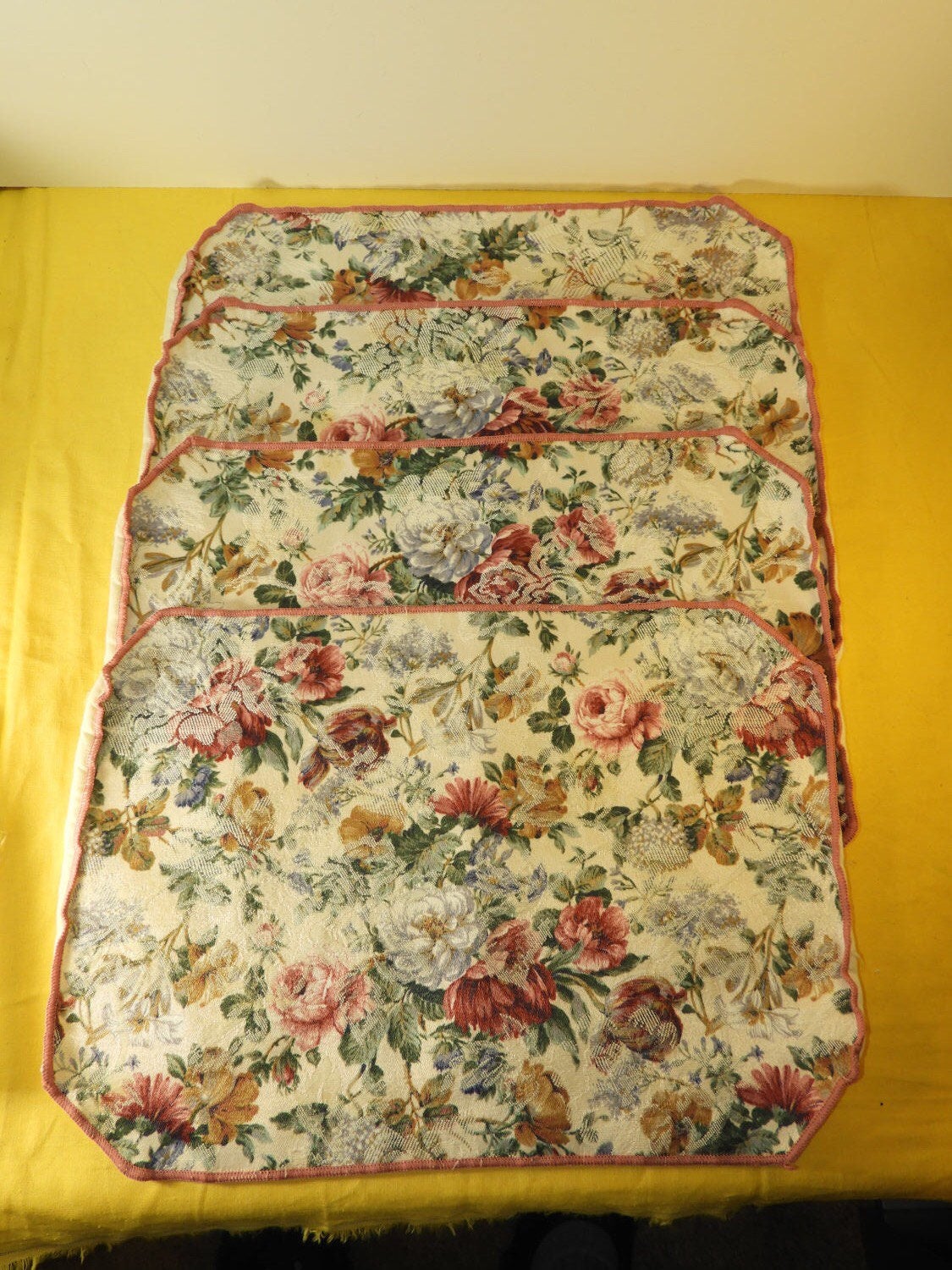 Vintage Country Floral Tapestry Place Mats (4), Quilted Floral Table