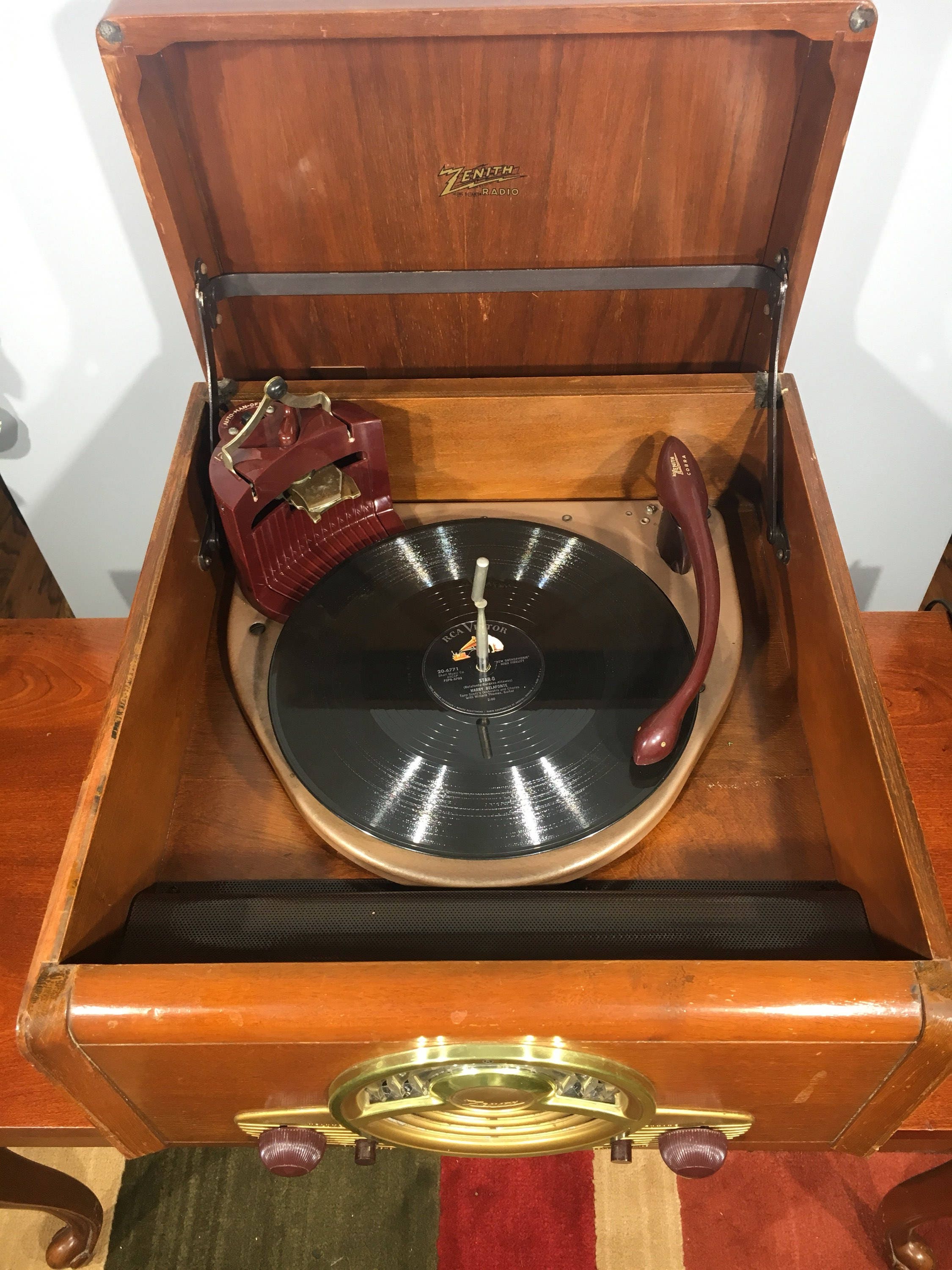 Mid Century Zenith Record Player, Zenith 6R886 Long Distance Radio