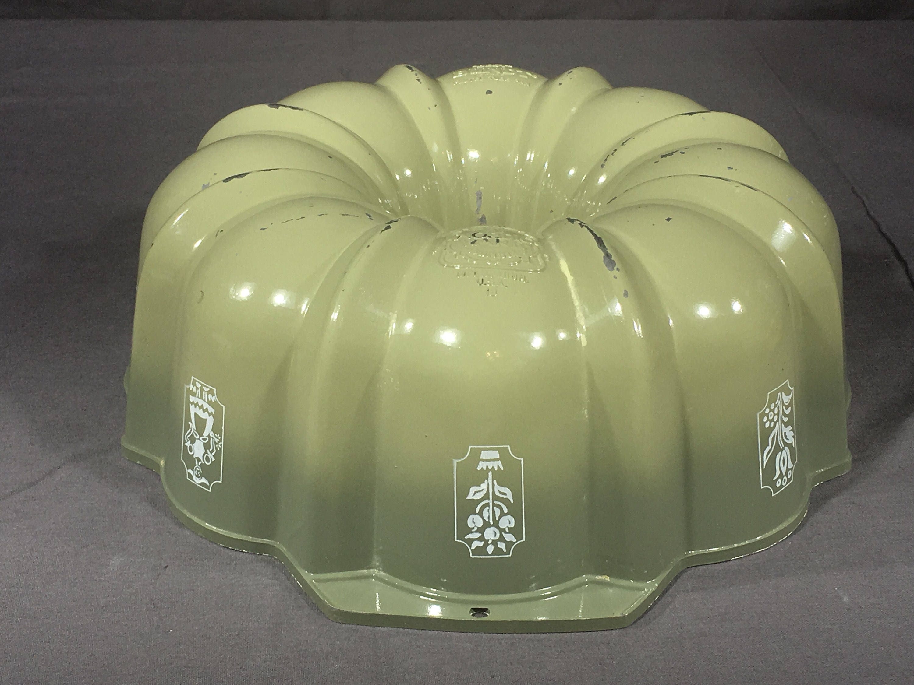 Vintage Bundt Pan, Nordic Ware Best Bundt, Gray Green ...