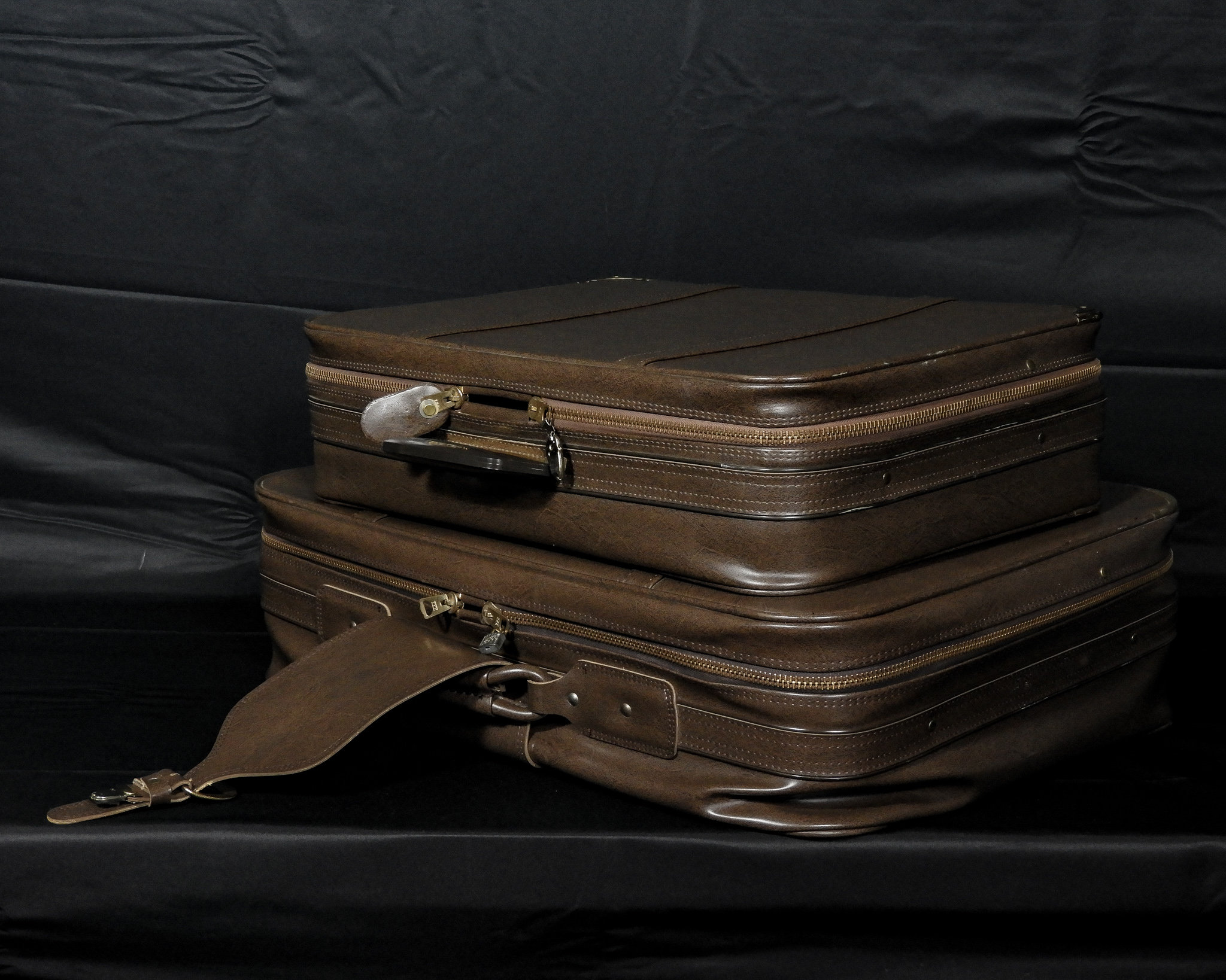 Vintage Brown Luggage, Nesting Suitcases (2), Bantam Travelware, Peters