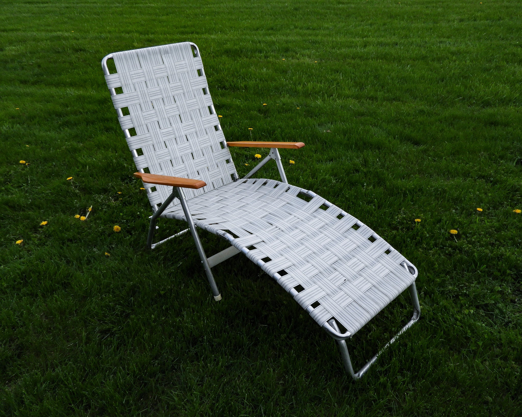 Vintage Chaise Lounge, Genuine Telescope, Wooden Armrests, Lawn Chair, Patio Furniture, White