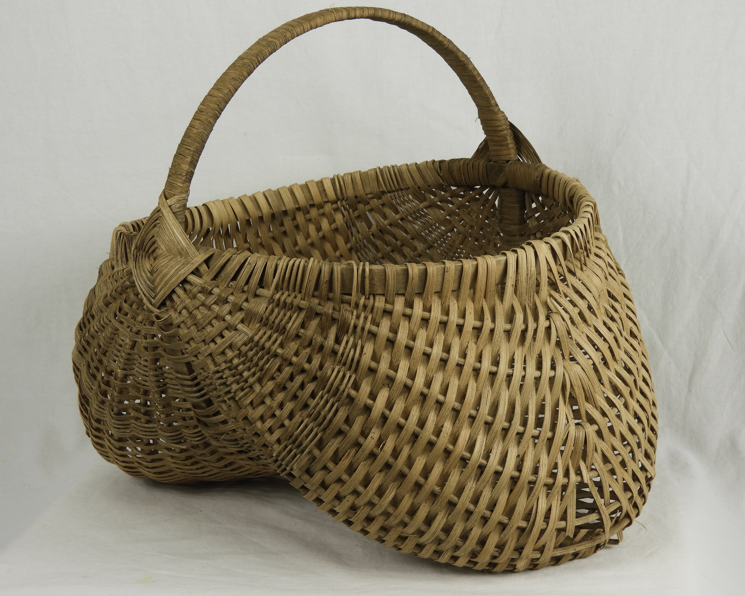 Vintage Buttocks Basket, Woven Rattan, Wicker Wood, Fan Pattern, Gold