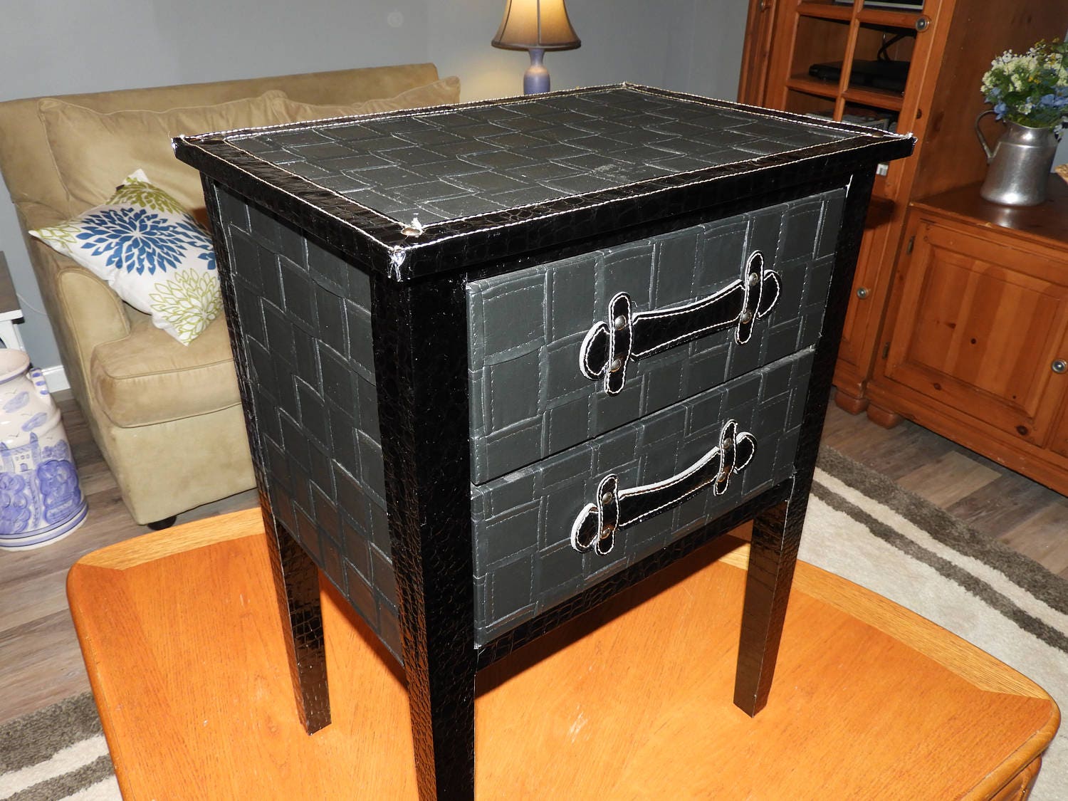Vintage Black Leather Accent Table, Faux Patent Black Foyer Display Table, Black Night Stand End