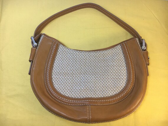 relic leather purse