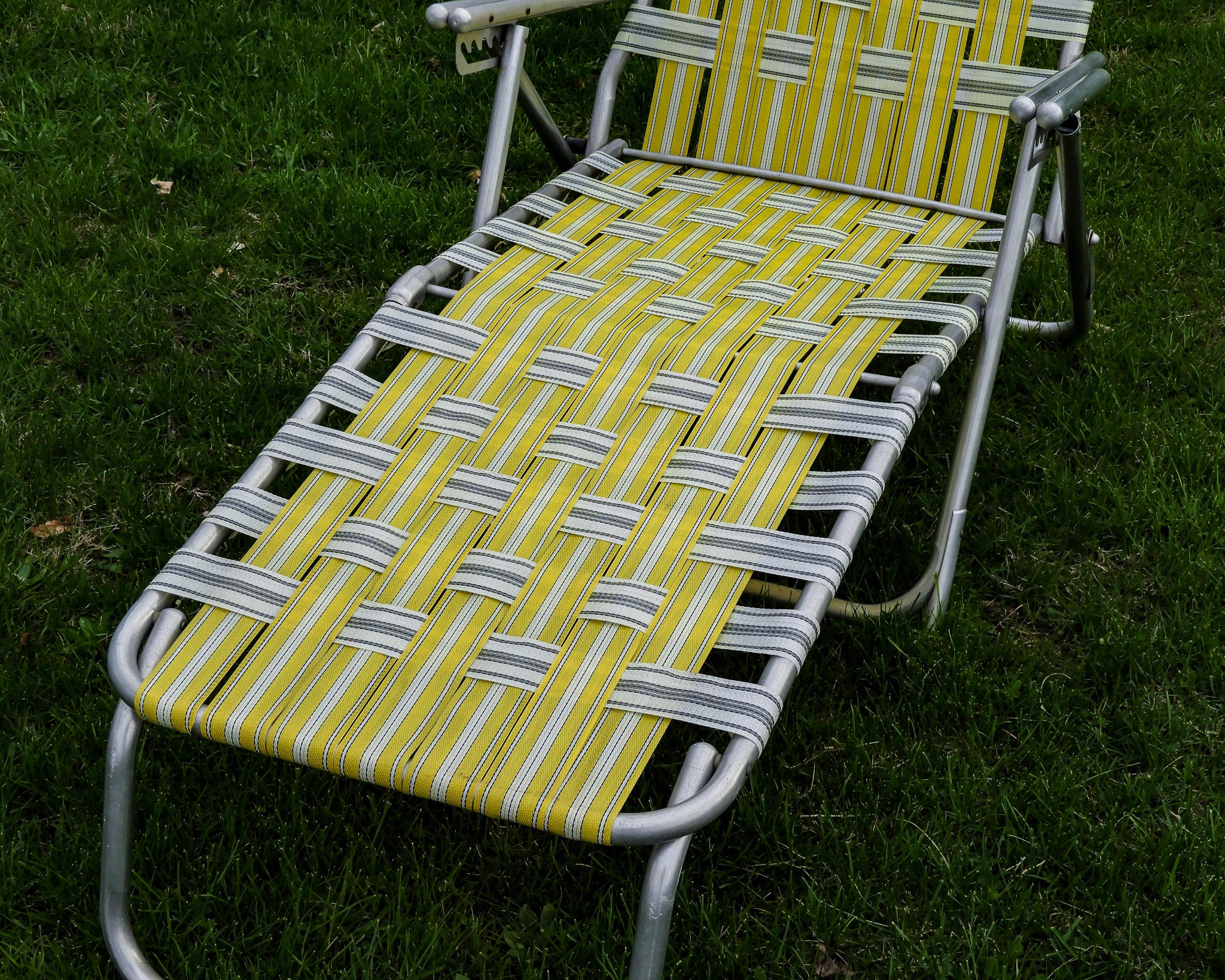 webbed lawn chairs