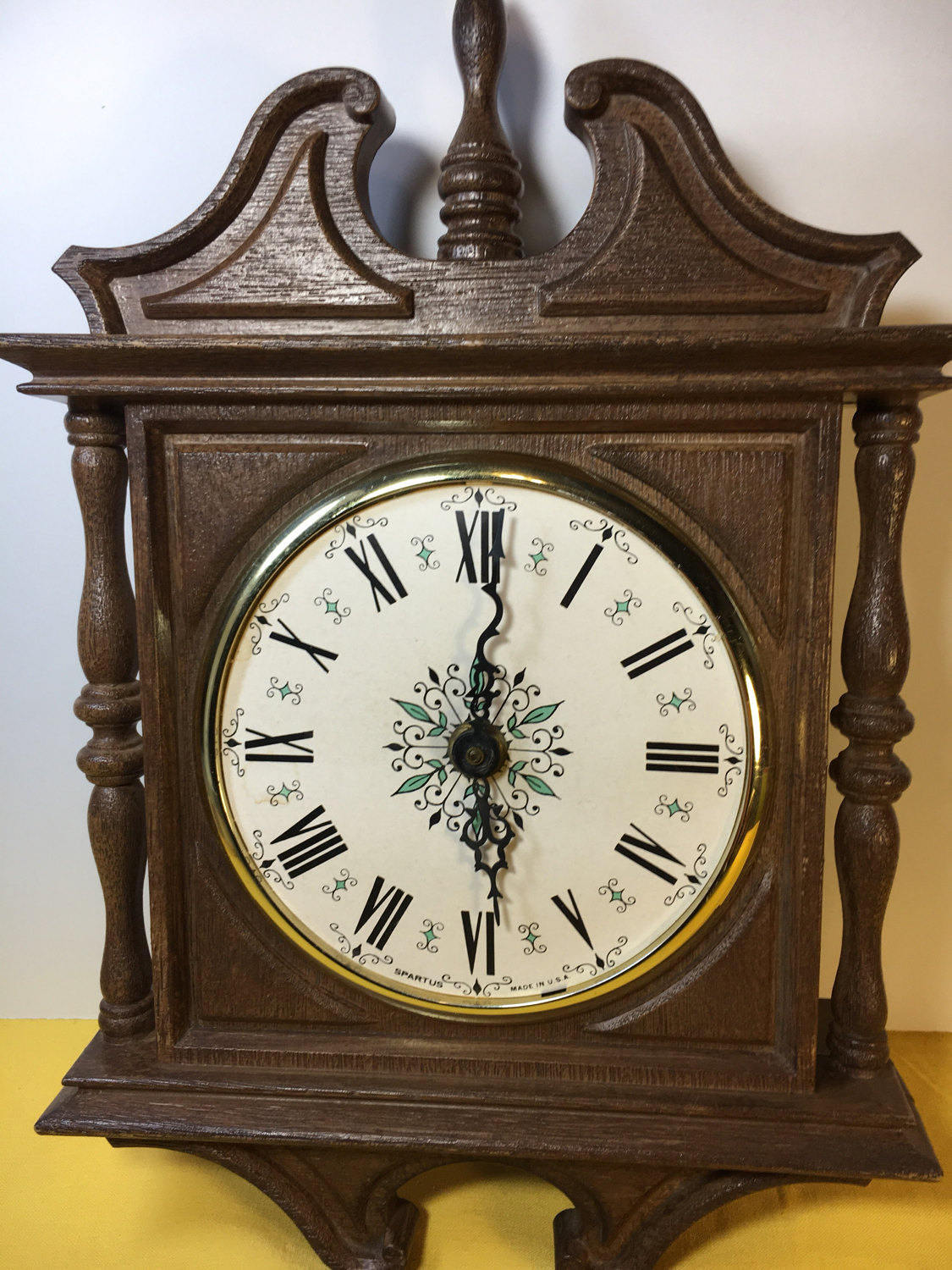 Vintage Spartus Model 144 Electric Wall Clock, Wood Look Wall Clock