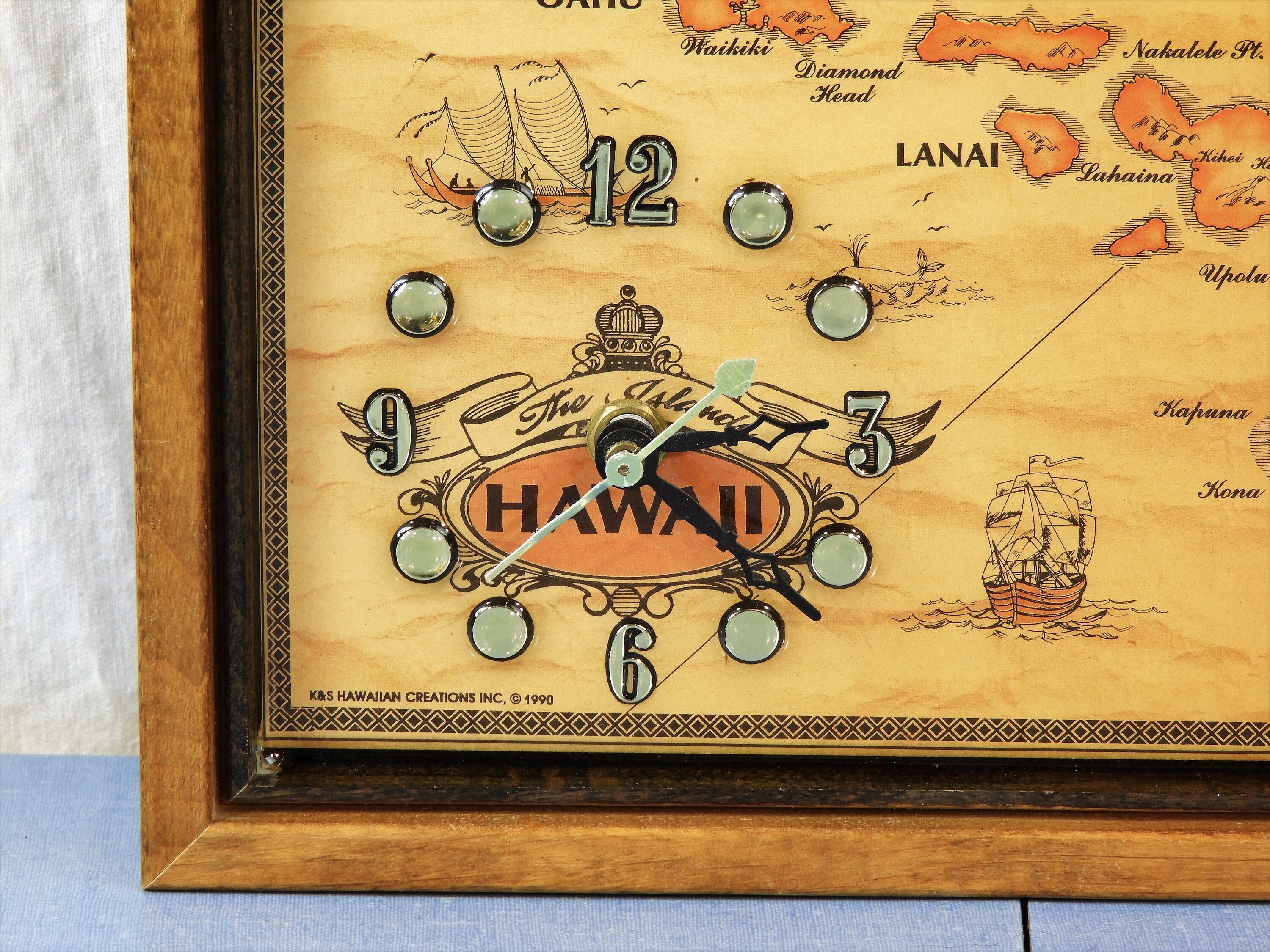 Vintage Hawaii Map Clock, Wooden Frame, Maui Kauai Molokai, Battery