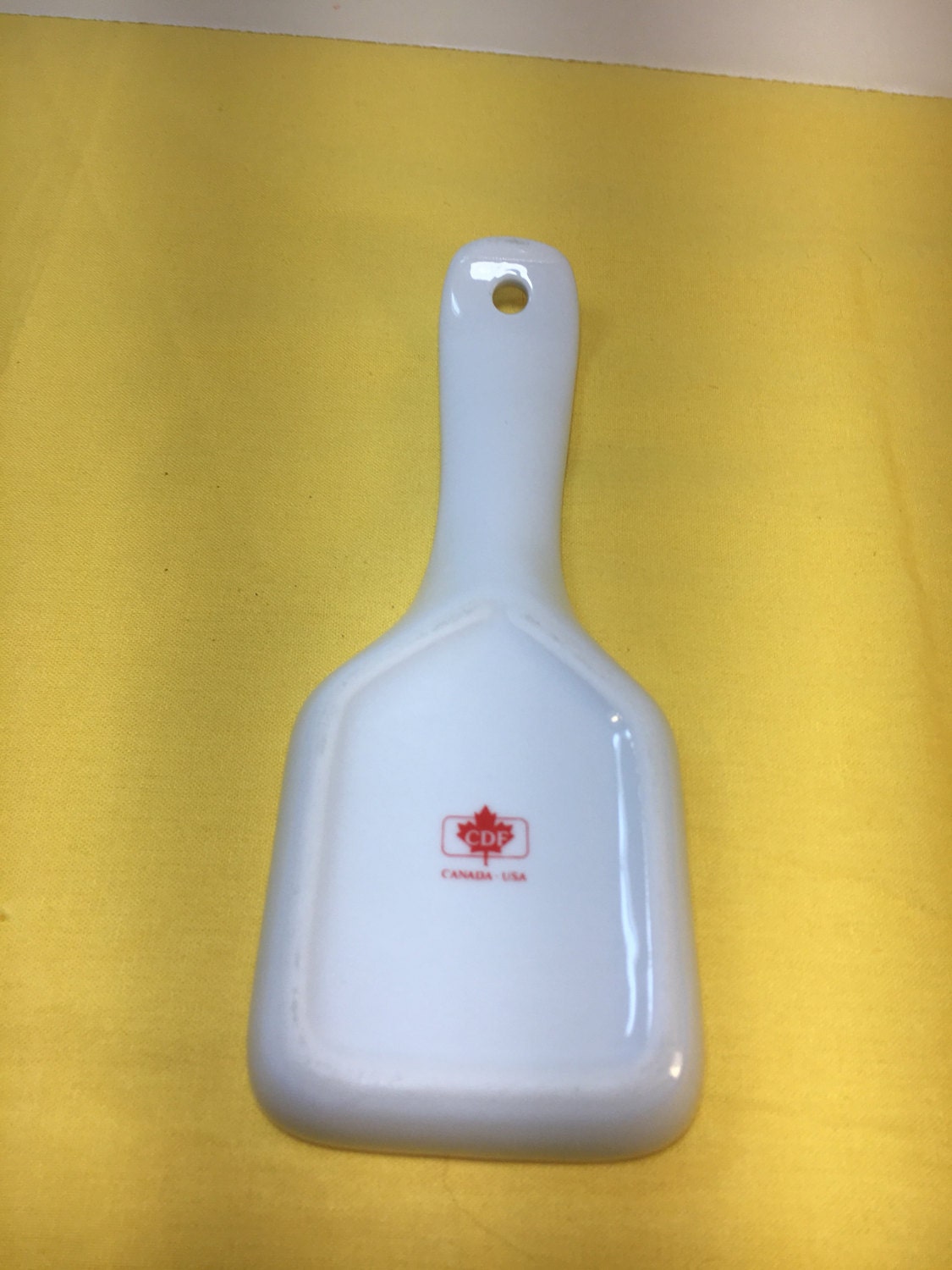 Windsor Canada Ceramic Spoon Rest, CDF Countertop Spoon Rest, White Red