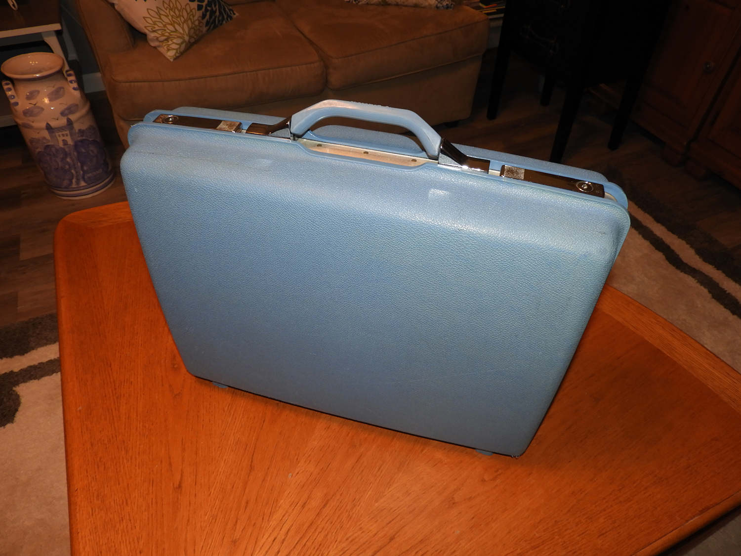 vintage royal traveler suitcase