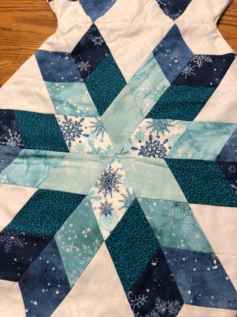 Snowflake Table Runner