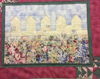 Quilted wall hanging "Fences" Colorwash