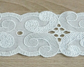 Weißes Spitzenband und trim, bestickte Band, 6 x 490 cm.
