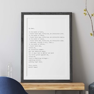 Albert Camus Invincible zomer zwart-witte kunst, inspirerend kunstwerk, typografisch decor, positieve quote print ingelijst of ingelijst