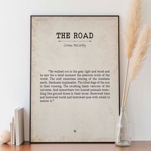 Cormac McCarthy The Road Book Page Inspirująca sztuka ścienna, wyszedł w szarym świetle Cytat w stylu vintage Wydrukuj dekorację ścienną