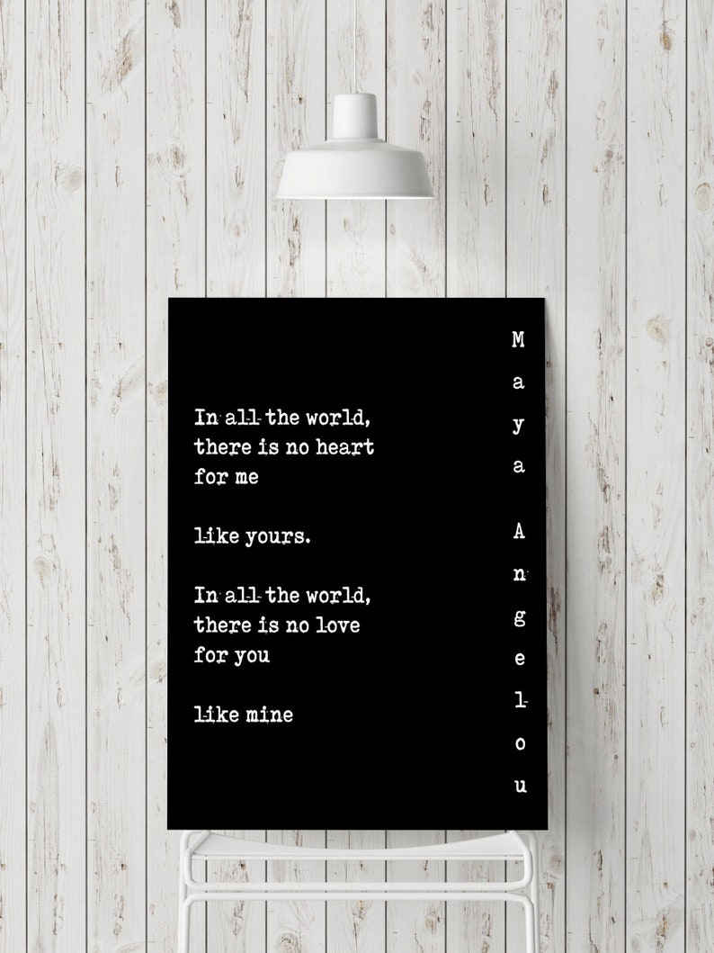 K&ouml;nnte beinhalten: Schwarz-wei&szlig; Typografie-Druck mit dem Text "In der ganzen Welt gibt es kein Herz f&uuml;r mich wie deines. In der ganzen Welt gibt es keine Liebe f&uuml;r dich wie meine."