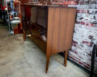 Vintage audio furniture PHILIPS: radio & pickup not working
