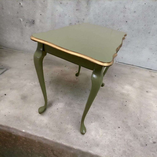 Brocante olive green side table / plant table