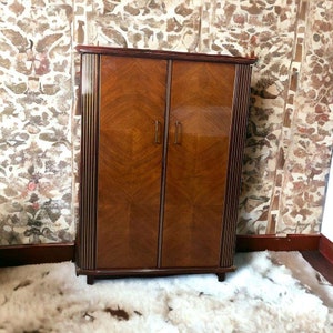 Vintage cabinet / chest of drawers