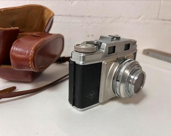 Vintage analog camera from the 1950s: Agfa Super Silette