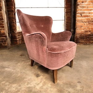 Vintage pink armchair/single seat/club chair