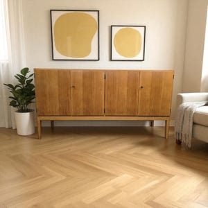 Vintage wooden cabinet / sideboard / buffet cabinet