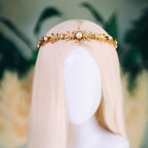 Beige Flower Crown Flower Tiara Celestial Gold Wedding Headpiece Headband Fairy White Flower Wedding Crown Boho Bride Crystal Crown