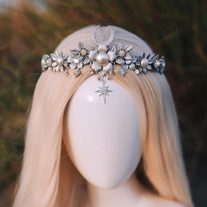 Celestial Tiara, Silver Moon Tiara, Wedding Tiara, Fantasy Crown, Moon Headpiece, Goddess Tiara, Boho Bride, Star Hair Crown, Pearl Tiara