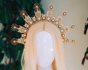 Gold halo crown, Wedding headpiece, Wedding crown, Bridal headpiece, Bridal crown, Gold crown with pearls, Goddess crown, Fairy crown, Boho