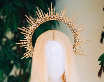 Gold halo crown, Wedding headpiece, Wedding crown, Bridal headpiece, Bridal crown, Gold crown with pearls, Goddess crown, Fairy crown, Boho