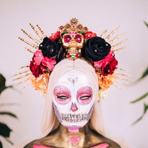 Couronne de halo de crâne d'or, couronne de La Catrina, casque du jour des morts, diadème de crâne de sucre, Dia de los Muertos, couronne de halo de festival, Halloween
