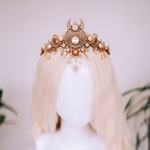 Gold tiara, Bridal crown, Wedding crown, Bridal headpiece, Wedding headpiece, Boho bride, Festival bride, Gold crown, Gold headpiece