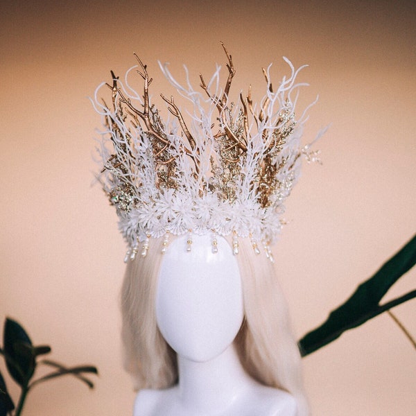 Reine d’hiver, Couronne de fleurs blanches, Couronne de fête de Noël, Bandeau de Noël, Couronne d’hiver, Couronne de fée, Diadème d’or, Séance photo d’hiver