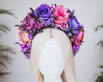 Couronne de fleurs, couronne de fleurs mauves, casque de fleurs, couronne de fleurs, couronne Frida, bandeau de fleurs, casque de coiffure, photo de grossesse, couronne de déesse