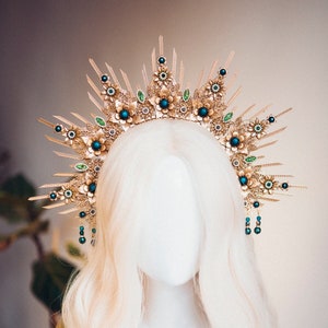 Gold Halo Crown, Halo Headpiece, Festival headpiece, Emerald crown, Wedding Crown, Halo crown, Bridal headpiece, Halo Headband