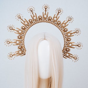Gold Halo crown, Halo Headband, Halo headpiece, Wedding crown, Festival headpiece, Met Gala Crown, Sunburst Crown, Mary Crown, Boho Wedding