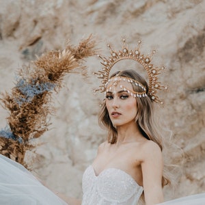 Gold halo crown, Dandelion flower crown, Flower crown, Gold crown, Wedding headpiece, Bridal crown, Burning man, Festival headband