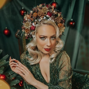 Christmas wedding headband, Christmas party headband, Christmas flower crown, Winter flower crown, Christmas headband, Winter birdal crown