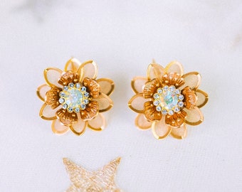 Flower earrings Festival earrings Gold earrings Summer earrings Flower jewellery Wedding accessories Beige earrings Bridal earrings Boho