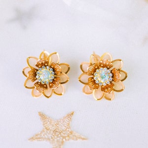 Flower earrings Festival earrings Gold earrings Summer earrings Flower jewellery Wedding accessories Beige earrings Bridal earrings Boho